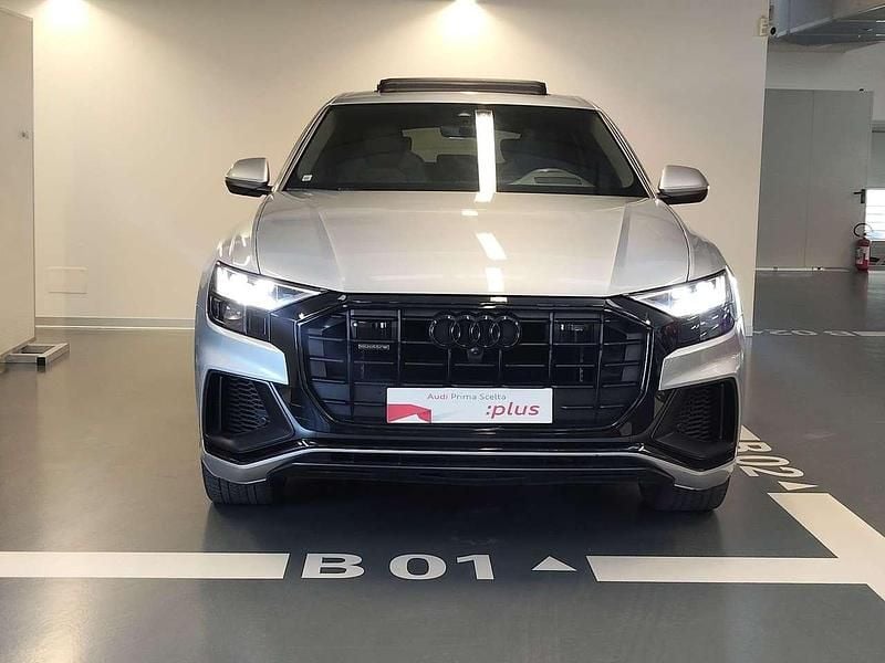 Usata Audi Q8 Sport 381 CV (280 kW) 2021 Argento SUV
