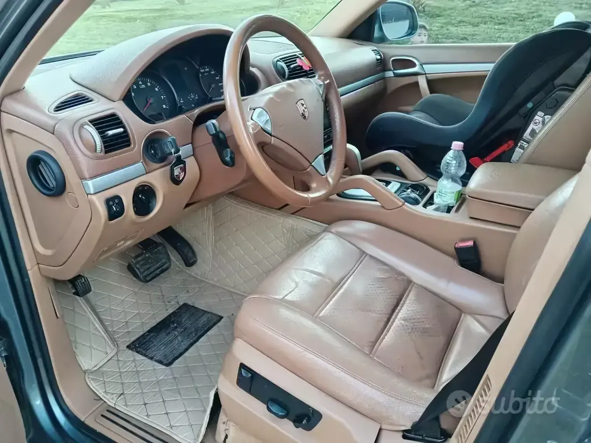 Usata Porsche Cayenne 250 CV (183 kW) 2005 Grigio SUV