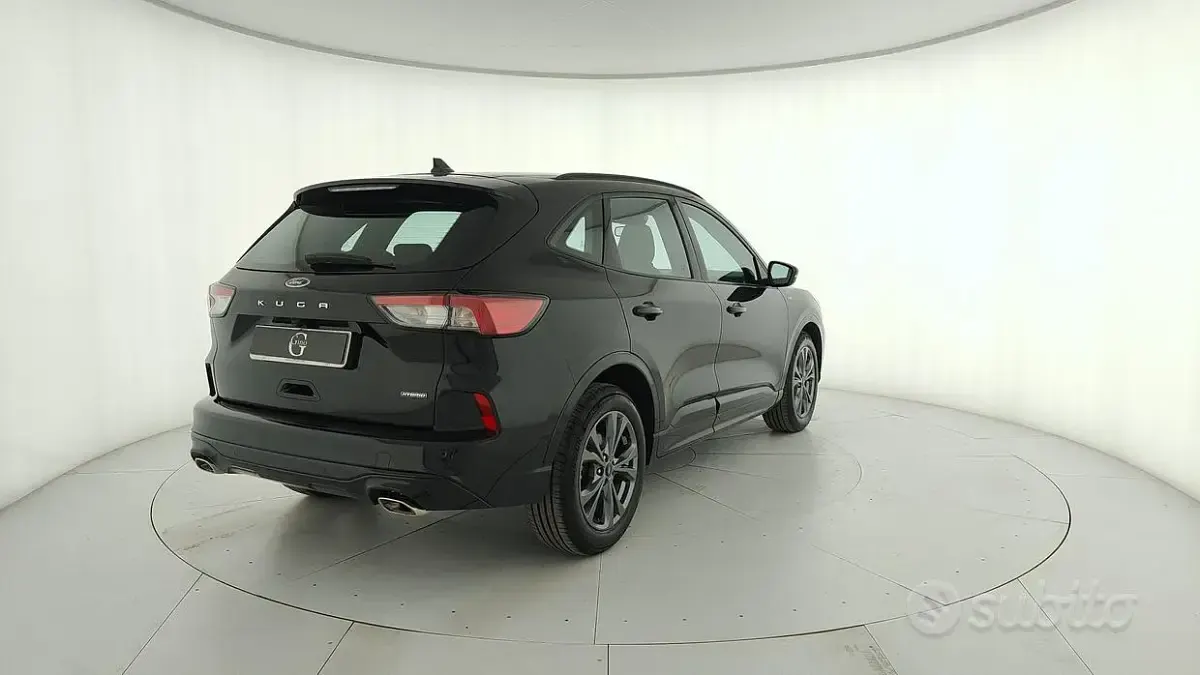 Usata Ford Kuga 225 CV (165 kW) 2022 Nero SUV