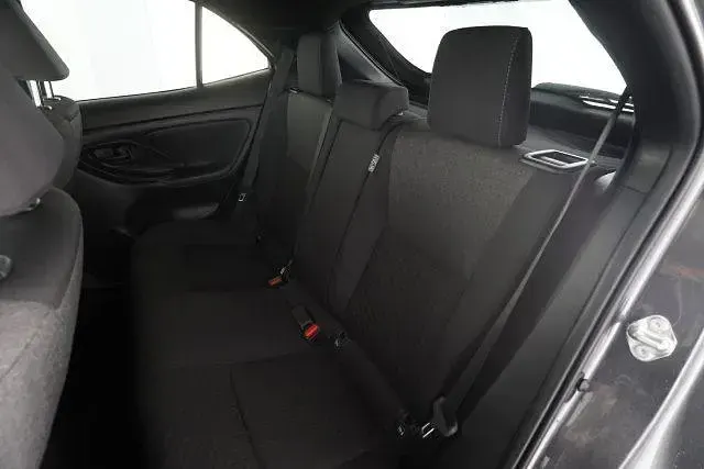 Usata Toyota Yaris Trend 92 CV (67 kW) 2025 Grigio Utilitaria
