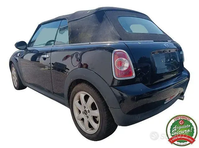 Usata Mini Cooper Cabriolet 122 CV (89 kW) 2015 Nero Cabrio