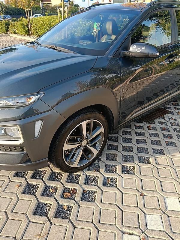 Usata Hyundai Kona 120 CV (88 kW) 2018 Grigio SUV