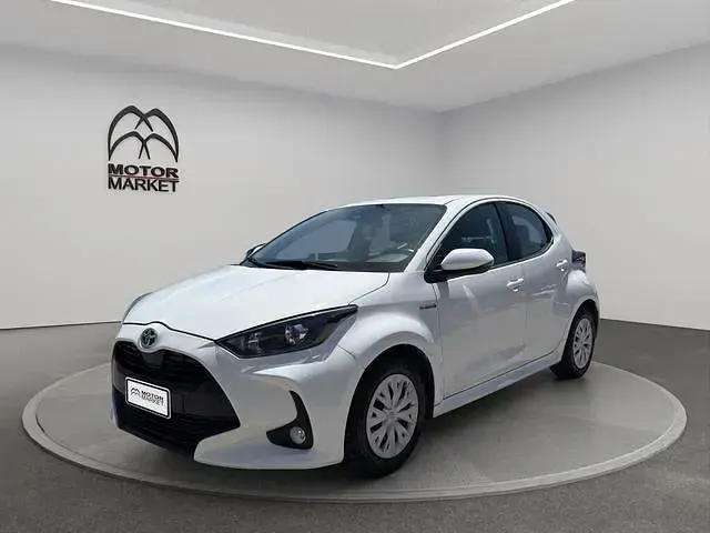 Usata Toyota Yaris Hybrid Active 116 CV (85 kW) 2021 Berlina