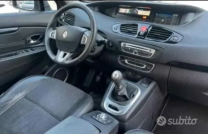 Usata Renault Scénic III 106 CV (77 kW) 2011 Grigio Monovolume