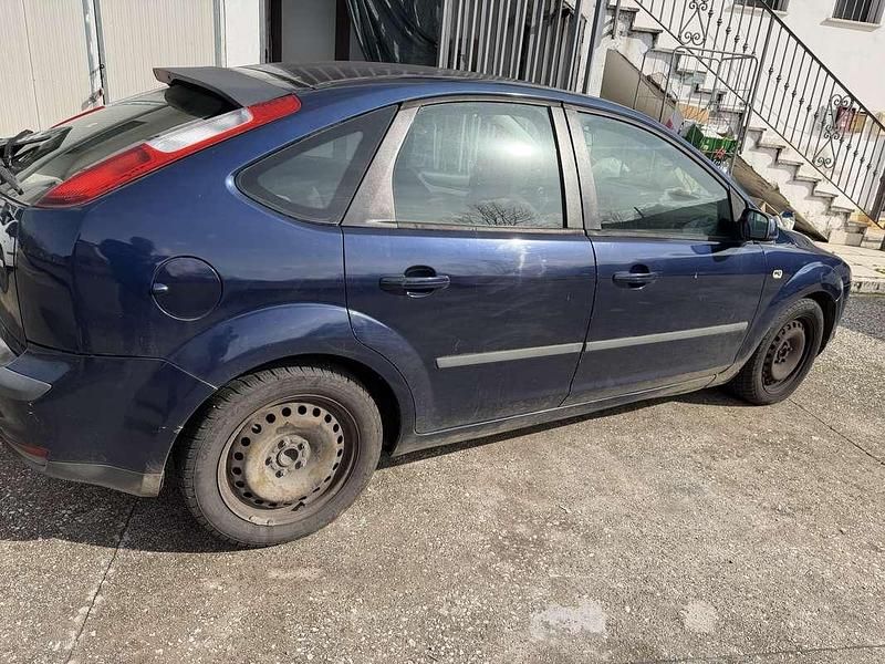 Usata Ford Focus 110 CV (80 kW) 2005 Blu/azzurro Berlina