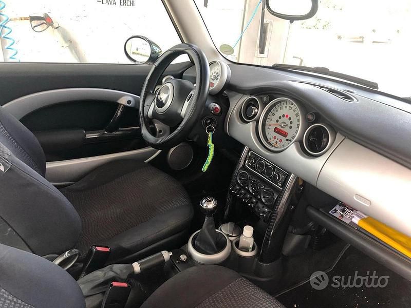 Usata 2002 Mini Cooper Due volumi | 2000 € (Buon prezzo) - Immagine 1/4