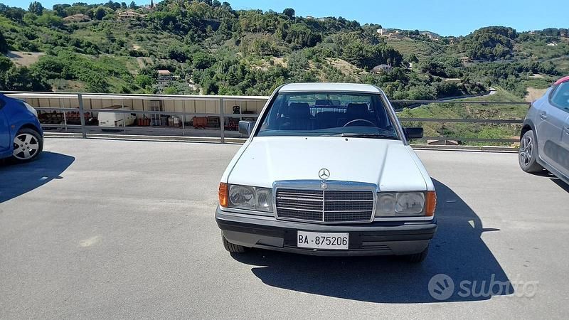 Usata Mercedes 190 1986 Bianco Berlina