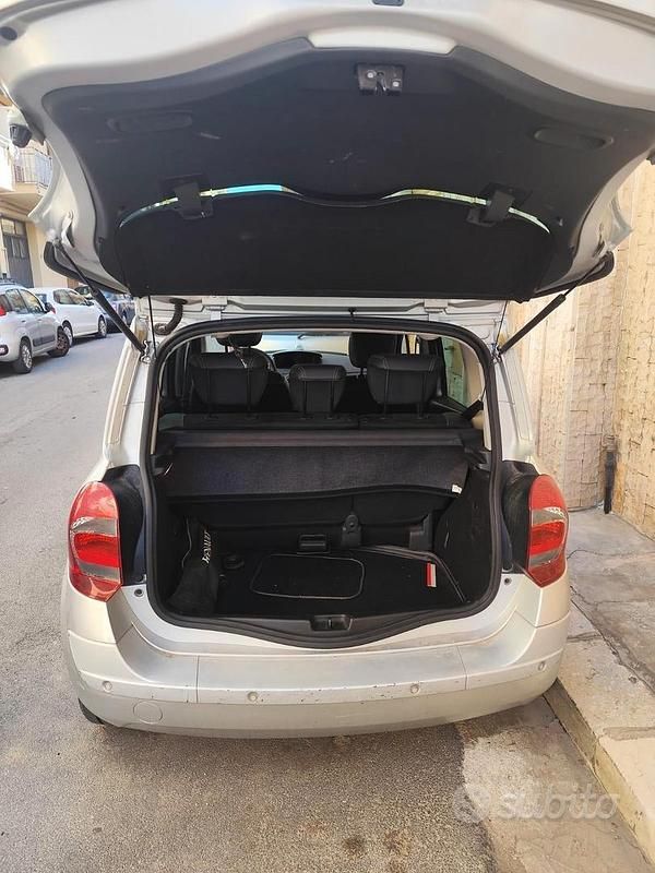 Usata Renault Modus 2011 Grigio Monovolume