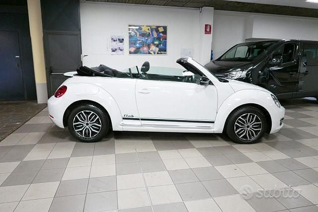 Usata VW Beetle Cabriolet CLUB 105 CV (77 kW) 2015 Bianco Cabrio