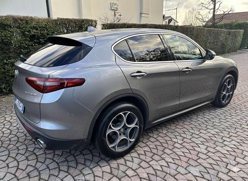 Usata Alfa Romeo Stelvio Executive 209 CV (153 kW) 2017 SUV