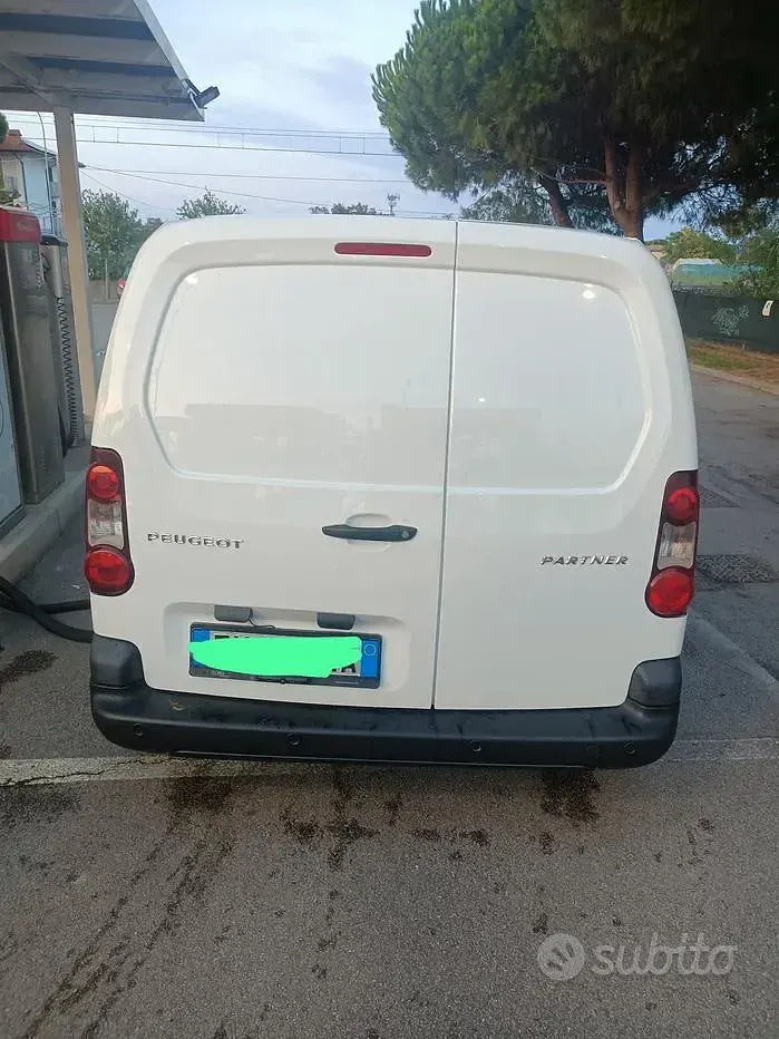 Usata Peugeot Partner 90 CV (66 kW) 2014 Bianco Monovolume