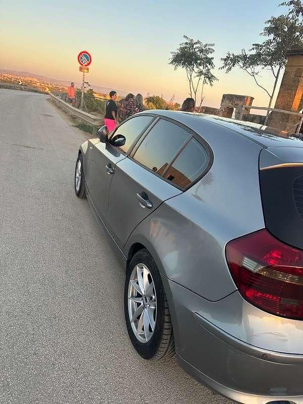 Usata BMW 116 116 CV (85 kW) 2010 Grigio Utilitaria