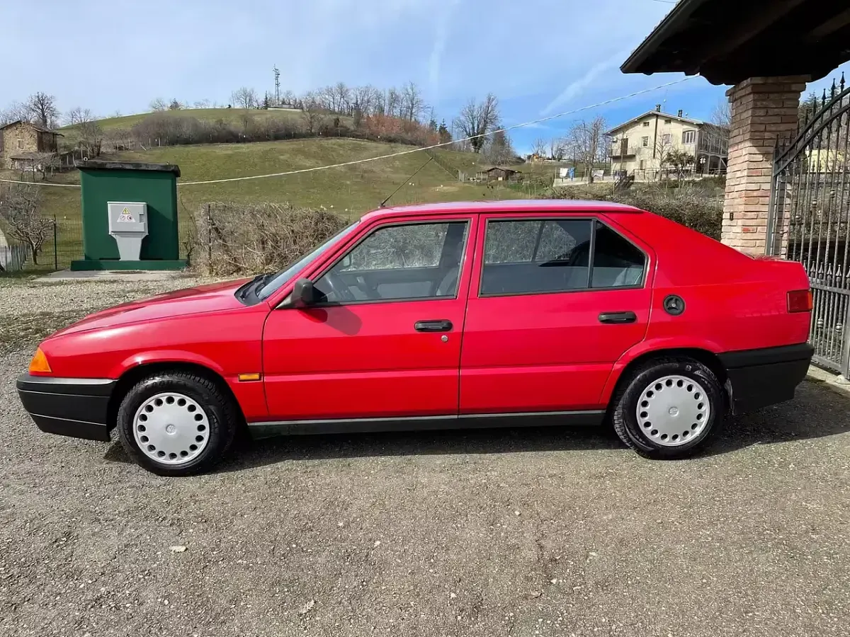 Usata Alfa Romeo 33 89 CV (65 kW) 1990 Rosso Berlina