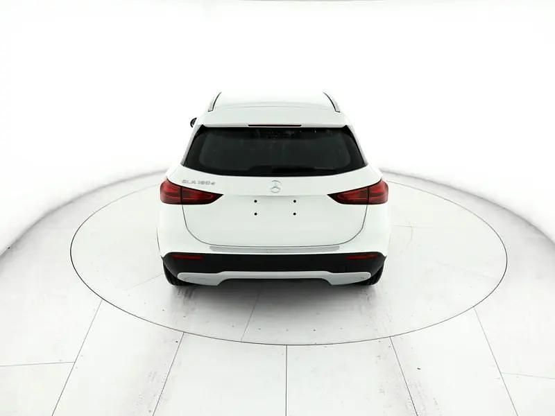 Bianco Nuova 2025 Mercedes GLA180 Advanced SUV | 39.400 € (Ottimo prezzo) - Immagine 1/4