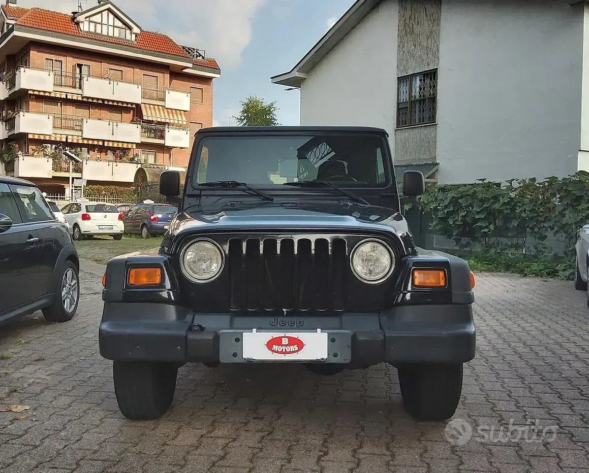 Usata Jeep Wrangler Sport 177 CV (130 kW) 2004 Nero SUV
