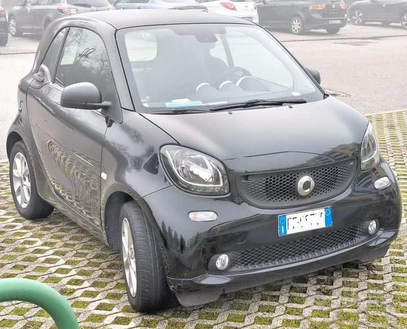Usata 2016 Smart ForTwo Coupé Coupé | 9000 € (Buon prezzo) - Immagine 1/4
