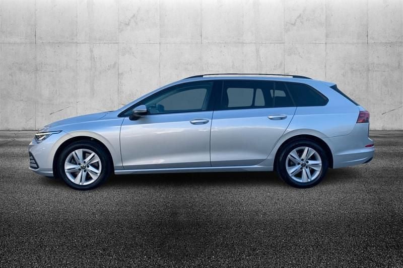 Usata VW Golf VIII Life 116 CV (85 kW) 2022 Argento metallizzato Station wagon