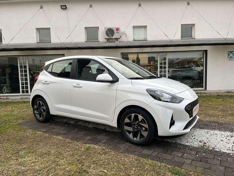 Nuova Hyundai i10 63 CV (46 kW) 2025 Atlas white Utilitaria