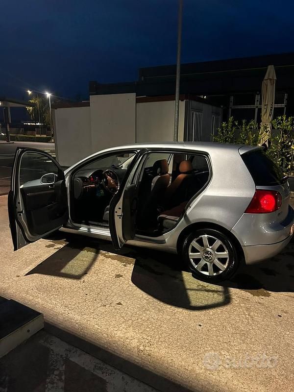 Usata VW Golf IV 140 CV (102 kW) 2004 Grigio Station wagon