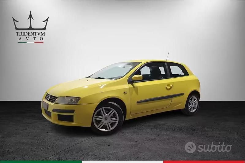 Usata Fiat Stilo 133 CV (97 kW) 2005 Giallo Berlina