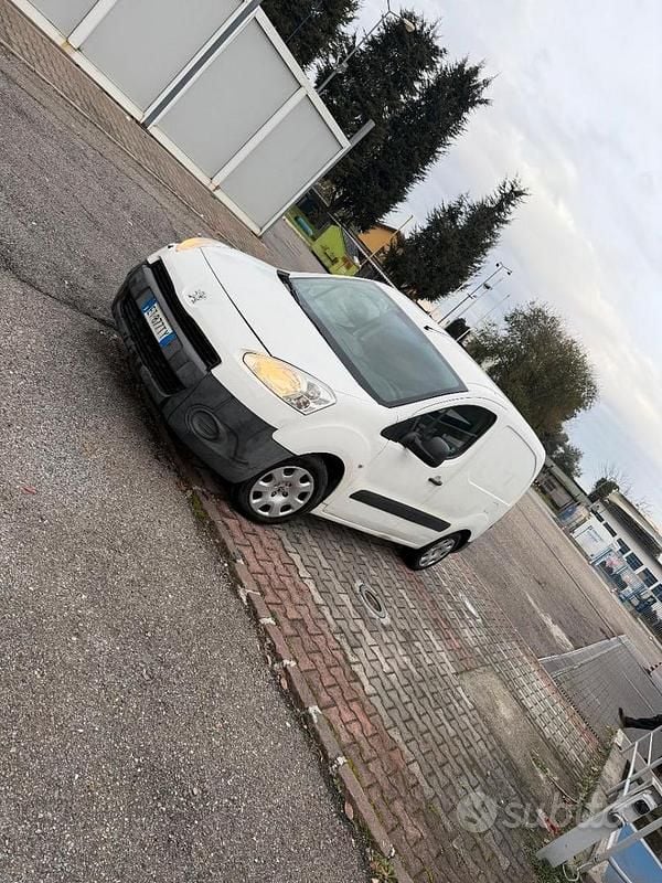 Usata Peugeot Partner 2014 Bianco Monovolume