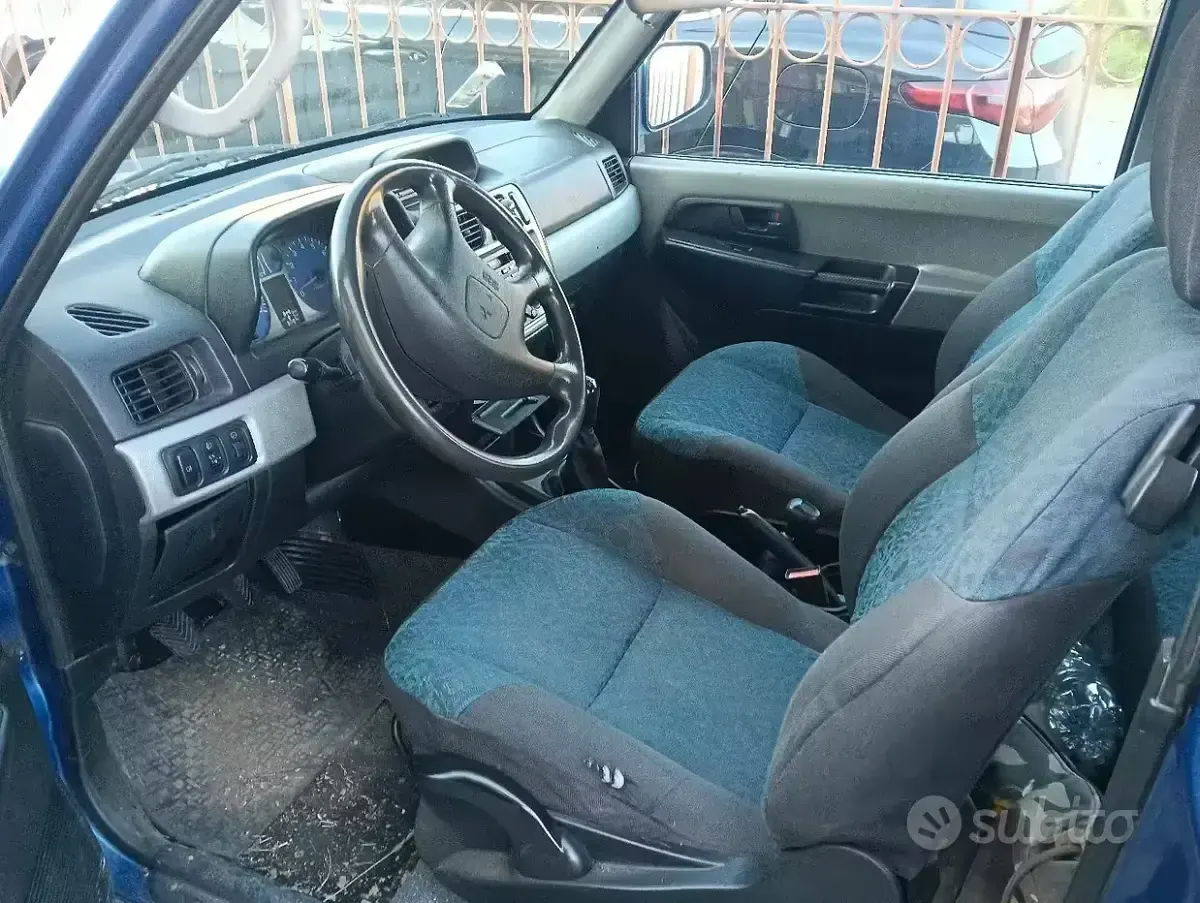 Usata Mitsubishi Pajero 120 CV (88 kW) 1999 Bluazzurro SUV