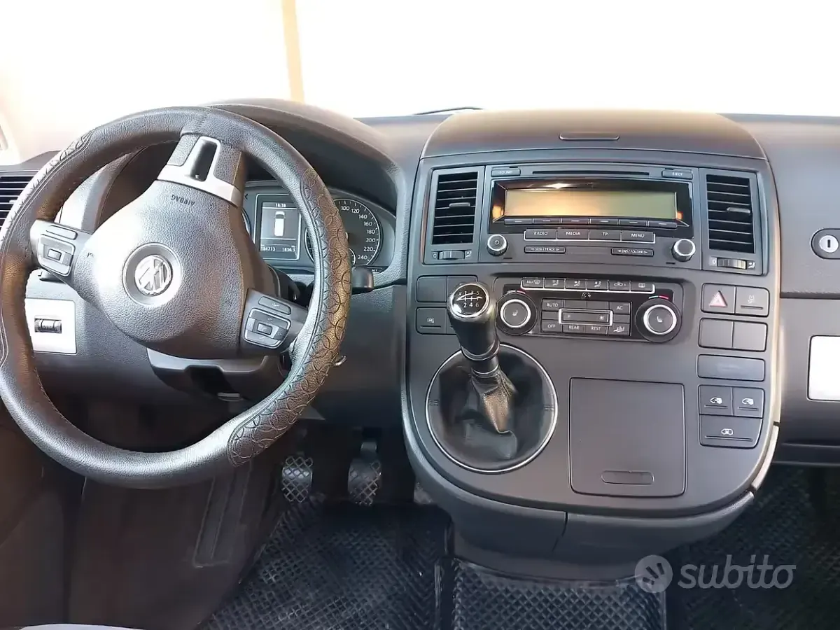 Usata VW Multivan 180 CV (132 kW) 2011 Grigio Monovolume