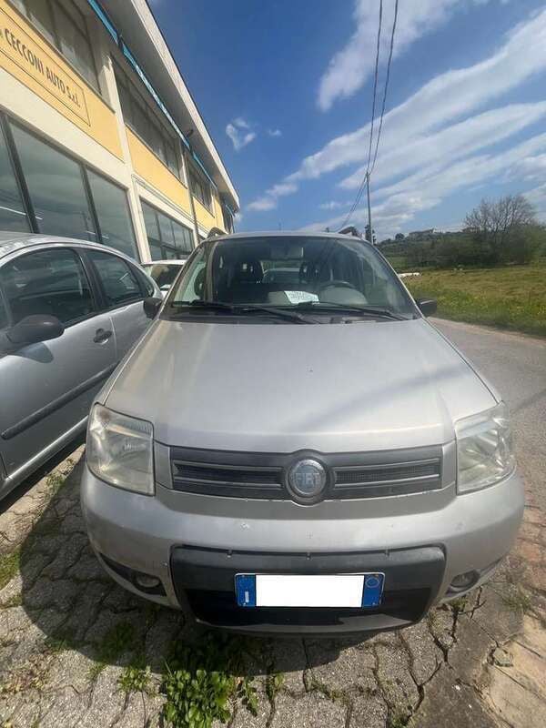 Argento Usata 2006 Fiat Panda 4x4 Climbing Due volumi | 3900 € (Buon prezzo) - Immagine 1/4