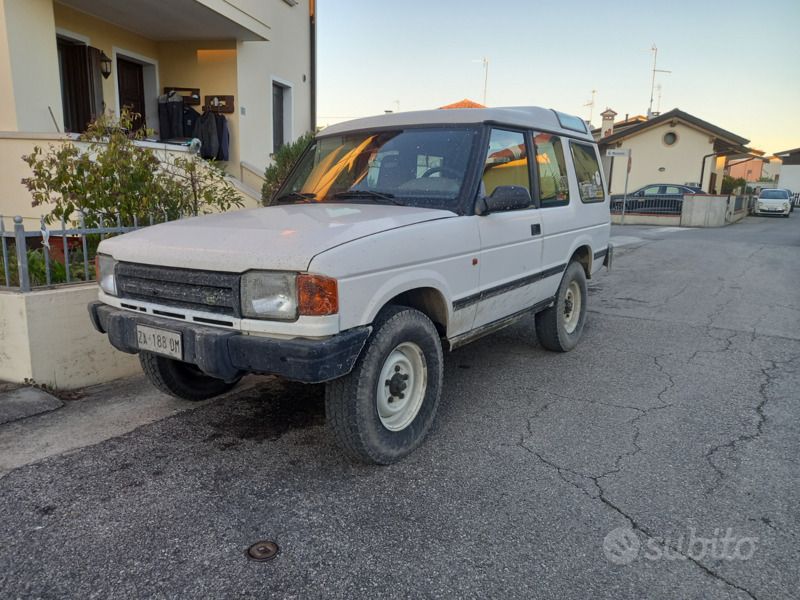 Bianco Usata 1995 Land Rover Discovery SUV | 8000 € - Immagine 1/2