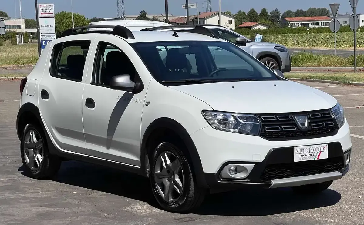 Usata Dacia Sandero Stepway 101 CV (74 kW) 2020 Bianco Berlina