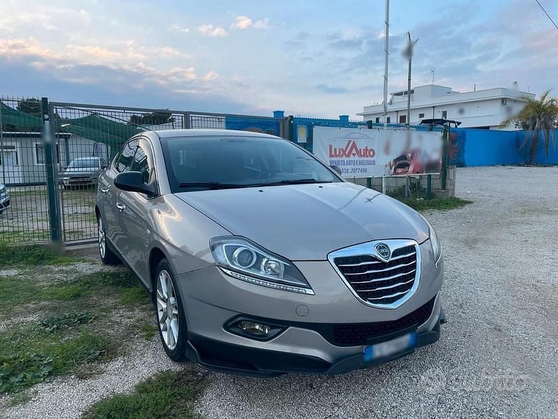 Usata Lancia Delta Gold 120 CV (88 kW) 2013 Utilitaria