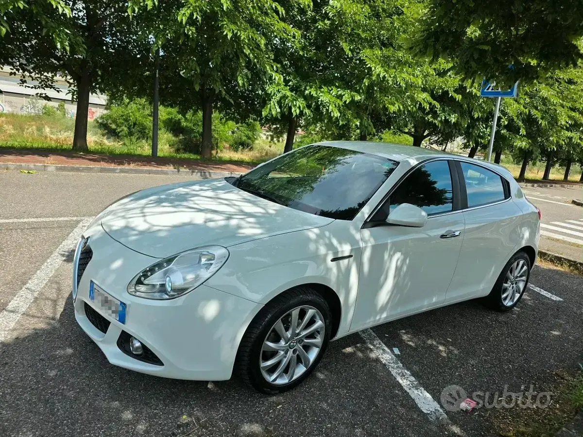Usata Alfa Romeo Giulietta 105 CV (77 kW) 2015 Bianco Utilitaria