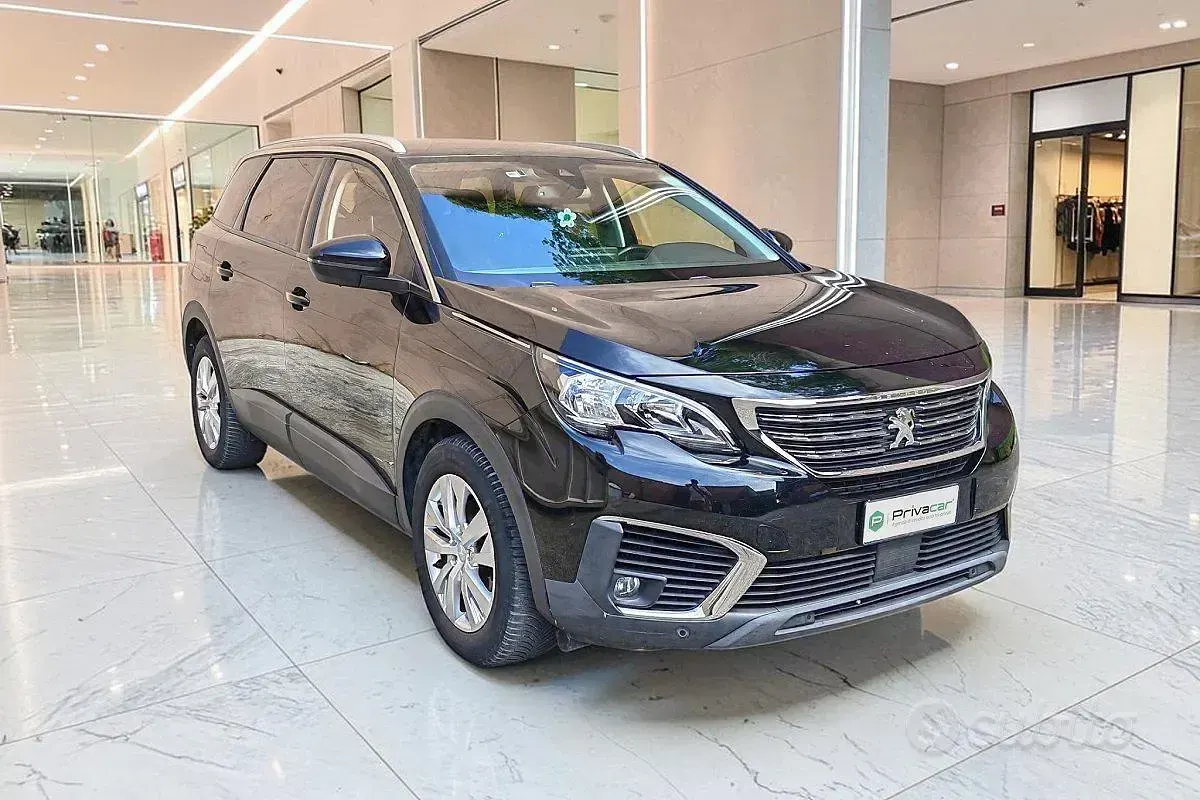 Usata Peugeot 5008 Allure 120 CV (88 kW) 2017 Nero SUV