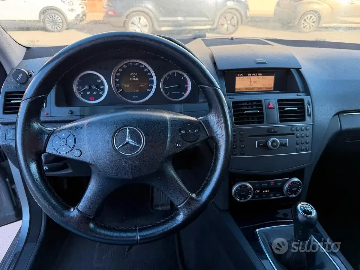 Usata Mercedes C200 Elegance 136 CV (100 kW) 2011 Grigio Berlina