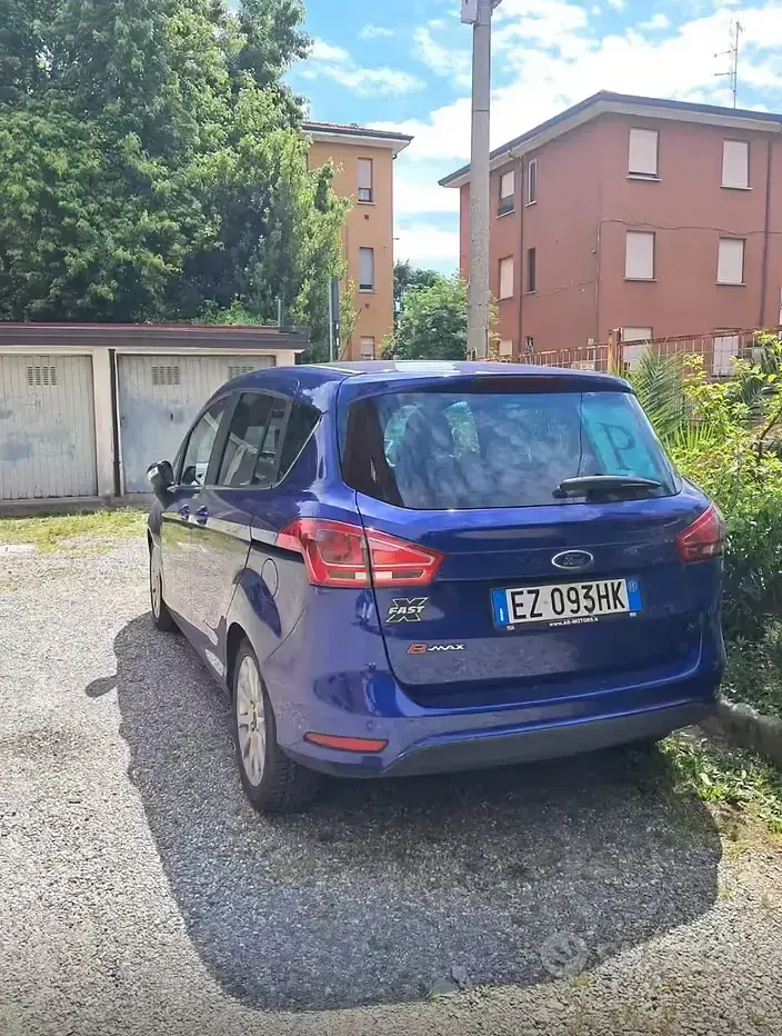 Usata Ford B-MAX 75 CV (55 kW) 2015 Blu Monovolume