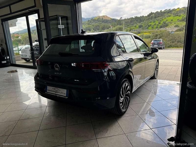 Usata VW Golf VIII Life 116 CV (85 kW) 2022 Urano grey Berlina