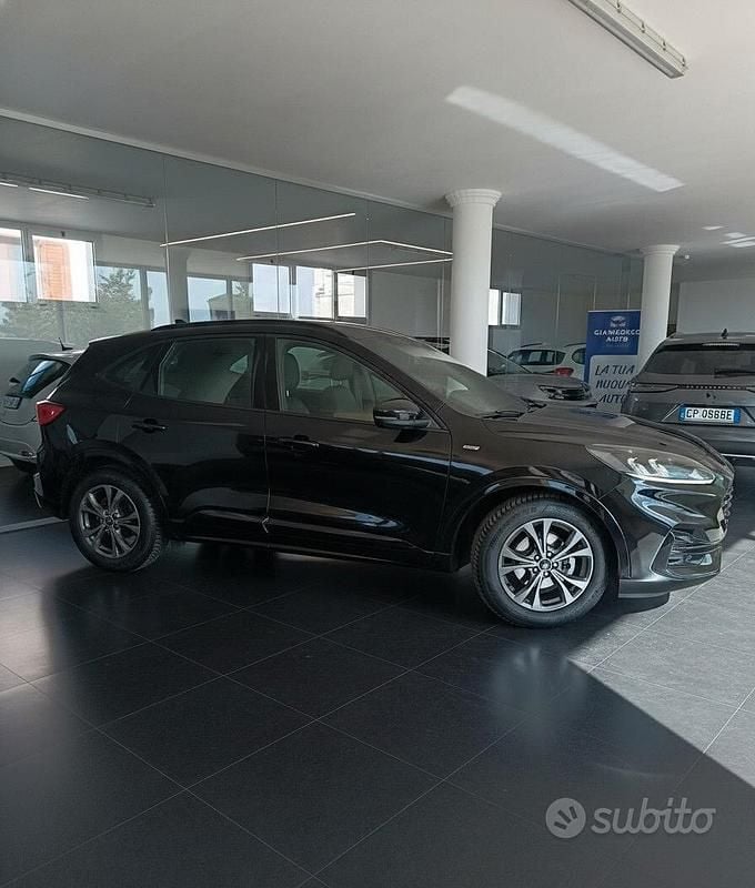 Usata Ford Kuga ST-Line 120 CV (88 kW) 2022 Nero SUV