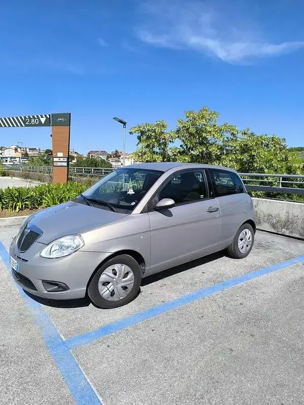 Usata Lancia Ypsilon 60 CV (44 kW) 2008 Utilitaria