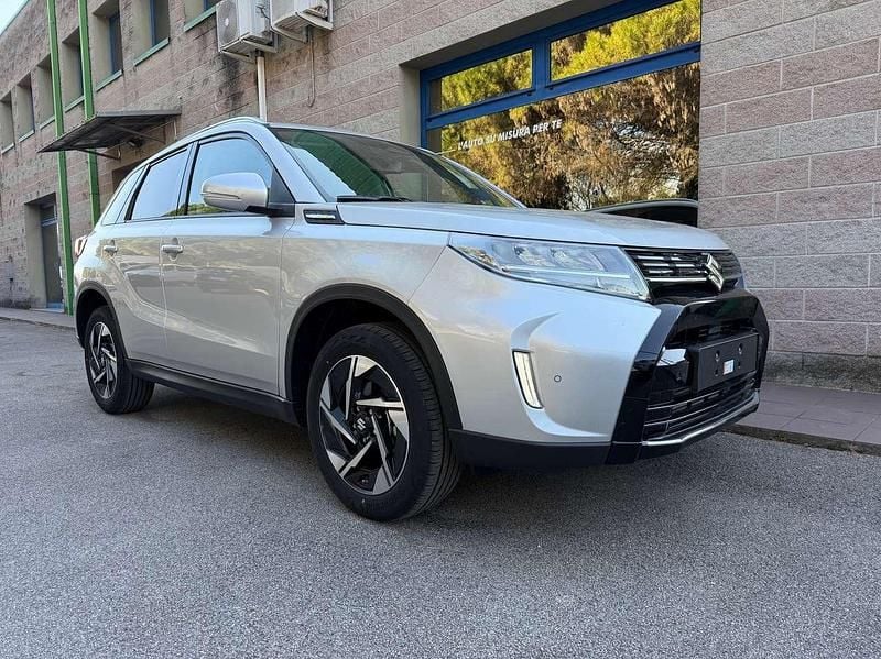 Nuova Suzuki Vitara 110 CV (80 kW) 2026 Argento new york SUV