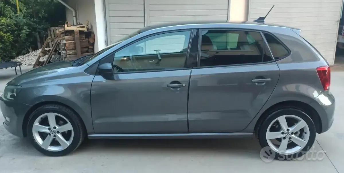 Usata VW Polo 90 CV (66 kW) 2012 Grigio Utilitaria