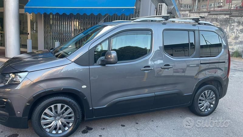 Usata Peugeot Rifter GT-line 131 CV (96 kW) 2019 Grigio Monovolume