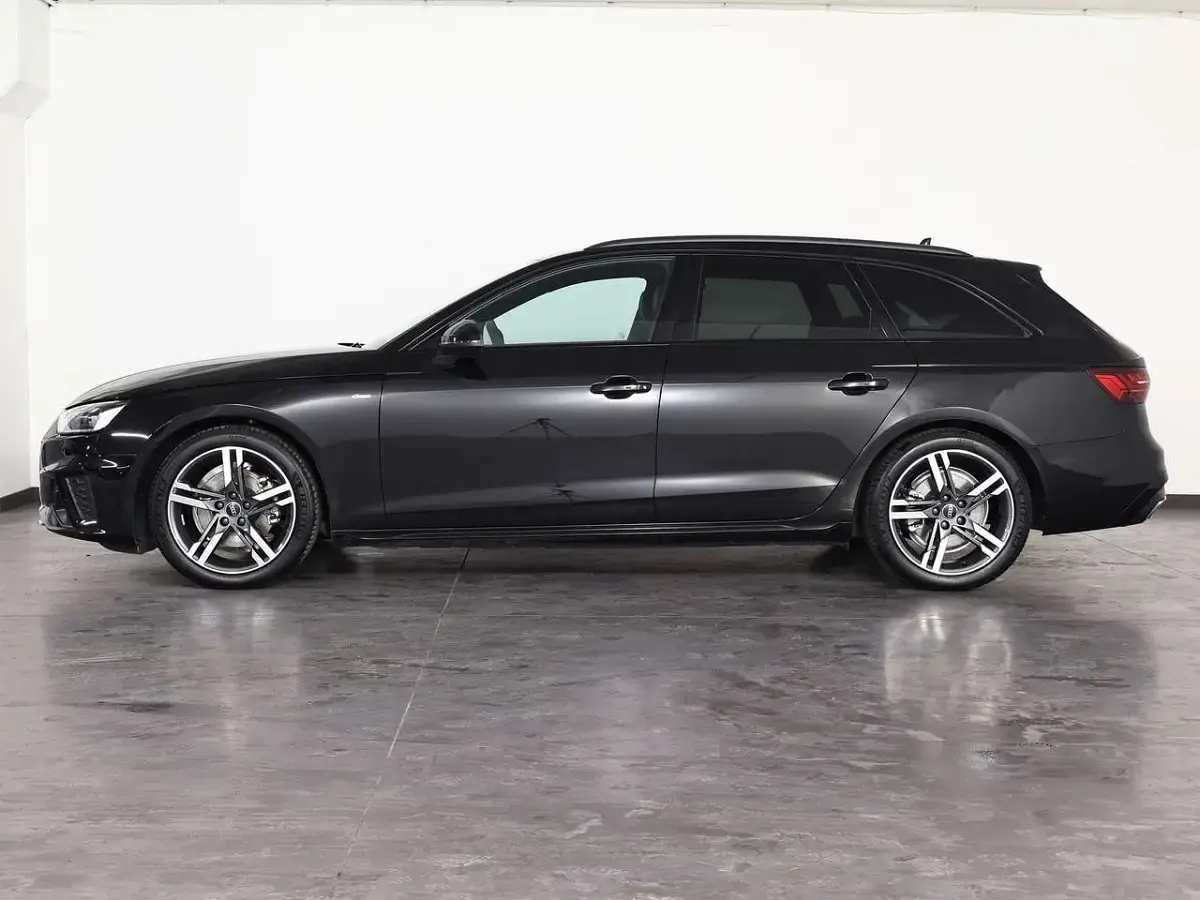 Occasion Audi A4 S-Line 136 PK (100 kW) 2025 Zwart Stationwagen