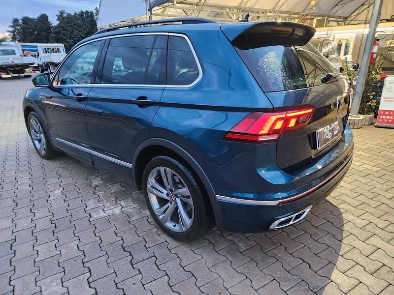 Usata VW Tiguan R-line 149 CV (109 kW) 2021 Verde SUV