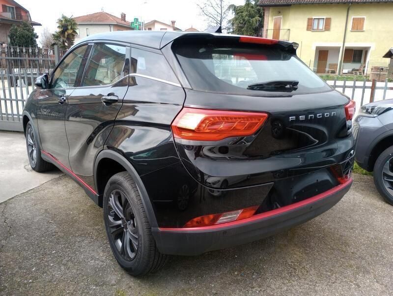 Usata DFSK Glory 500 115 CV (84 kW) 2024 Nero Station wagon