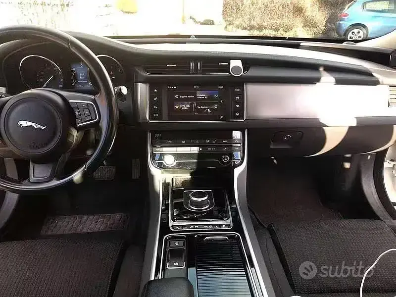 Usata Jaguar XF 163 CV (119 kW) 2016 Bianco Berlina