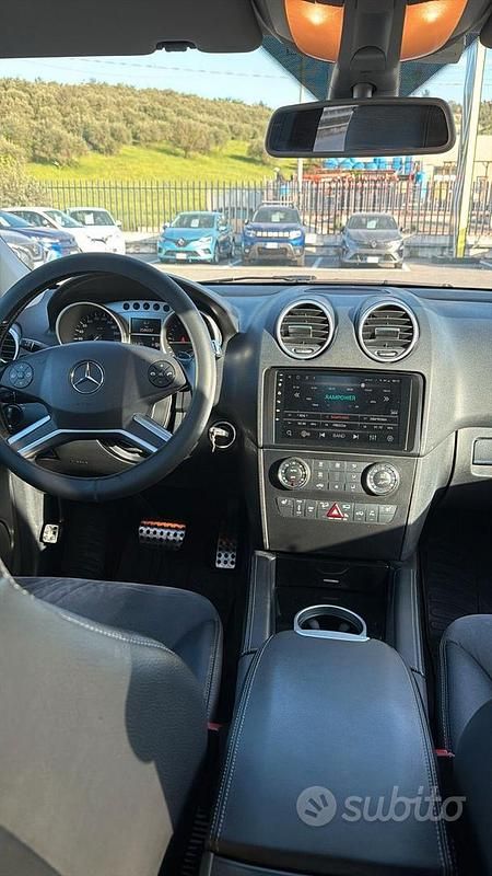 Begagnad Mercedes ML350 Premium 211 HK (155 kW) 2010 Svart SUV