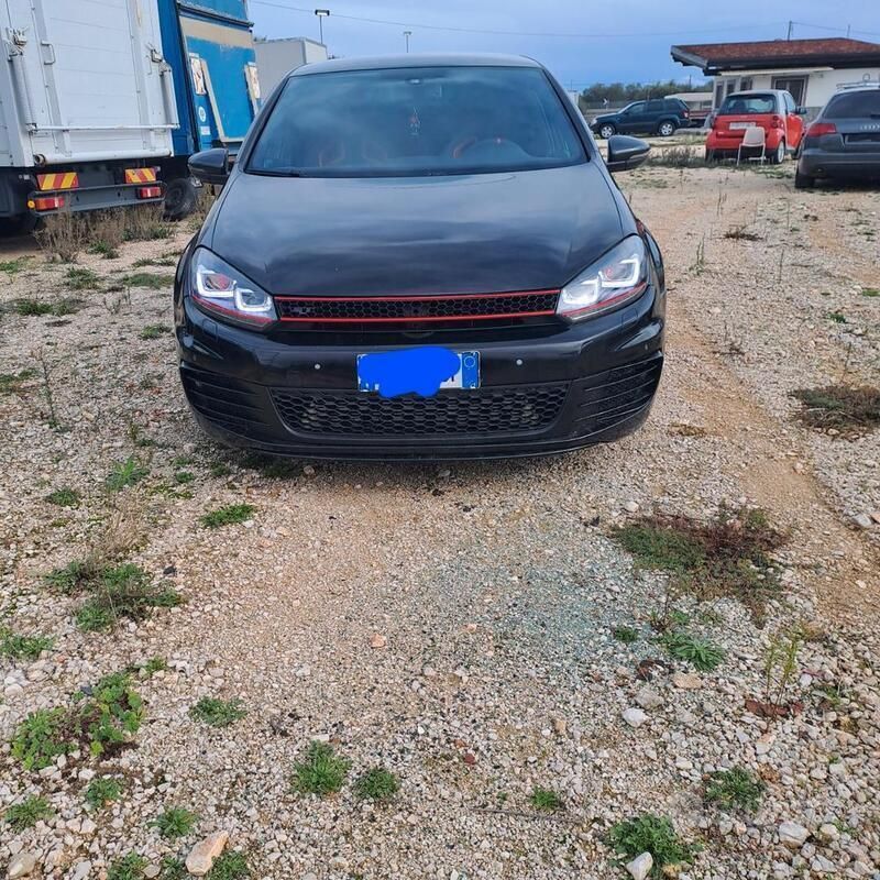 Nero Usata 2010 VW Golf VI Tre volumi | 8300 € (Ottimo prezzo) - Immagine 1/4