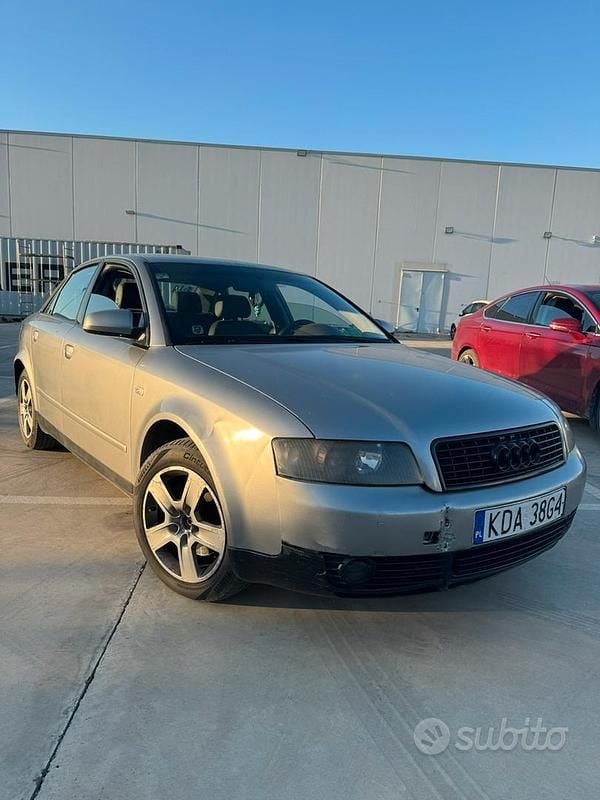 Usata Audi A4 130 CV (95 kW) 2002 Grigio Berlina