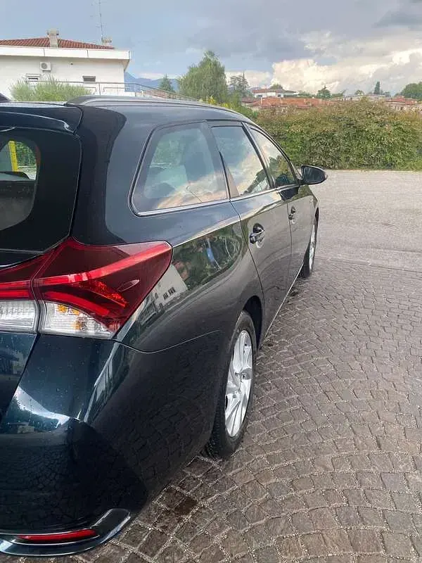 Usata Toyota Auris Touring Sports Active 99 CV (72 kW) 2016 Station wagon