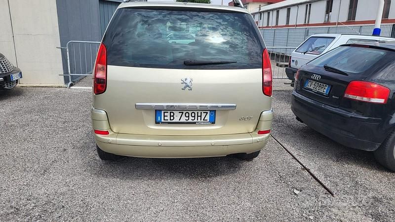 Usata Peugeot 807 136 CV (100 kW) 2011 Monovolume